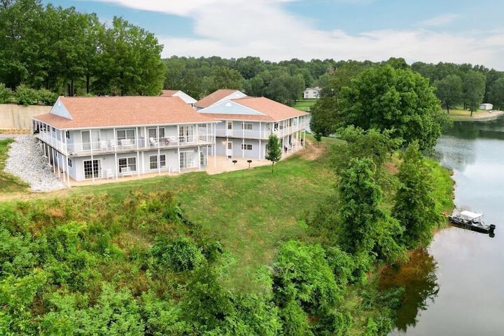 Crown Point Resort