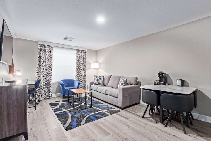 Room 16 of 25