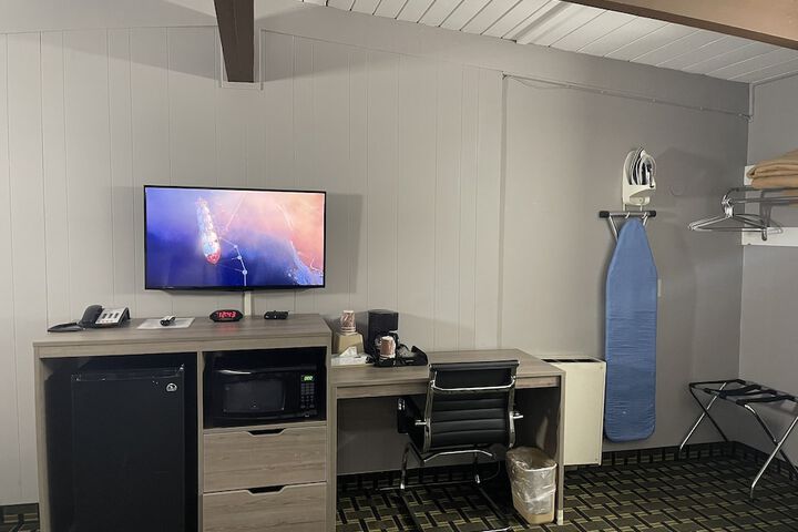 Room 17 of 84