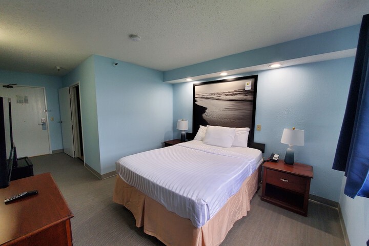 Room 9 of 30