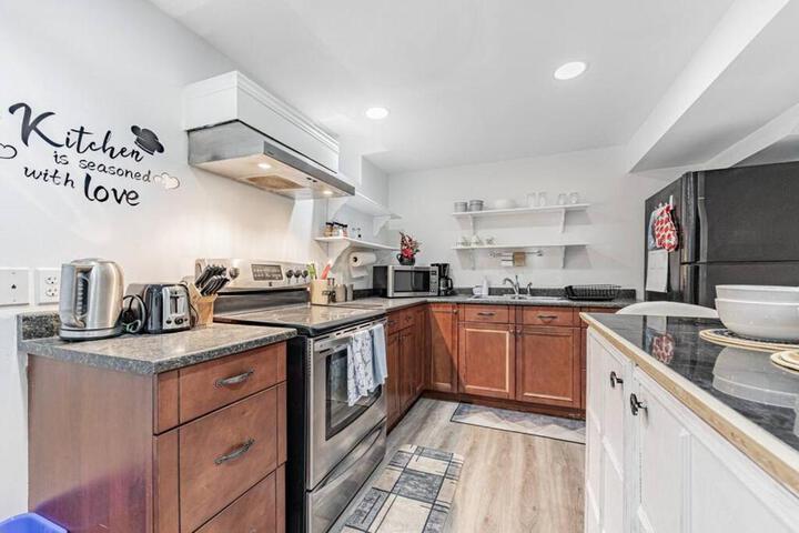 Cozy Haven Retreat 2Bed Basement