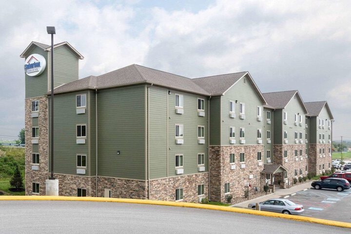 Suburban Studios Triadelphia - Wheeling at the Highlands