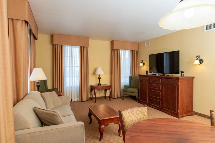 Natchez Grand Hotel & Suites on the River