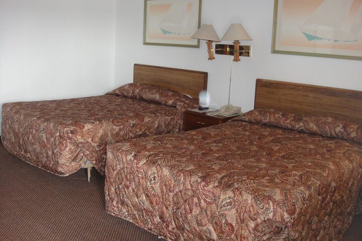 Room 13 of 20