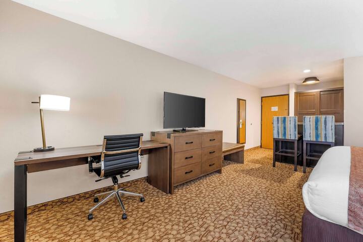 Best Western Plus Mill Creek Inn
