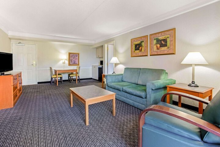 Room 36 of 40