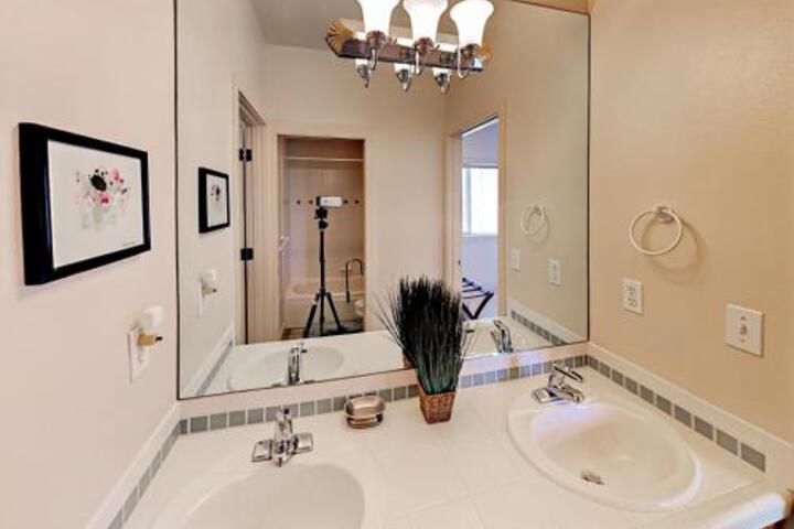 14341 SE 84th CT Home 3.5 Bathrooms Home