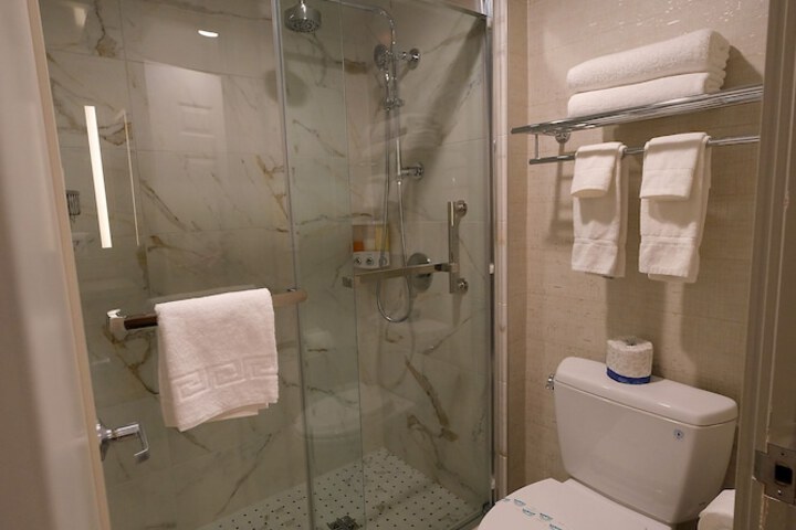 Room 16 of 35