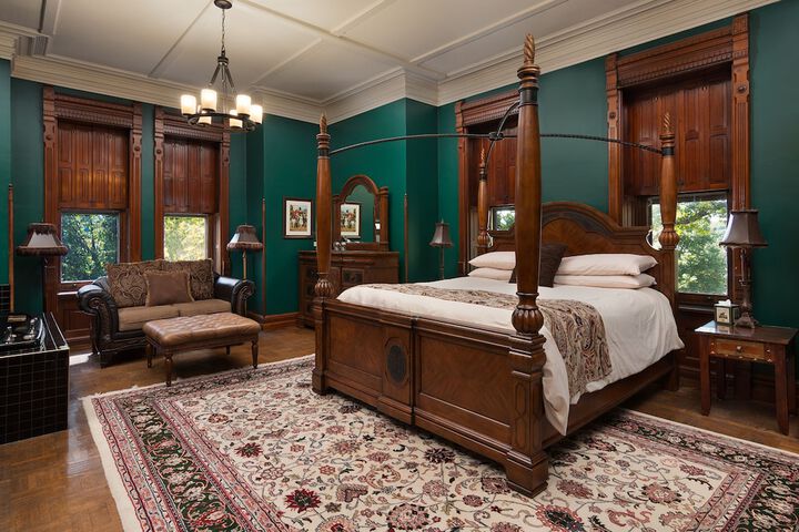 Room 15 of 47