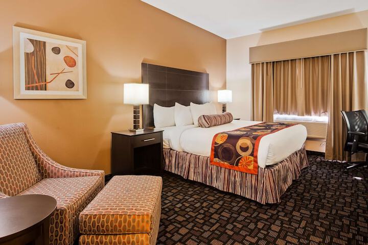 Room 8 of 27