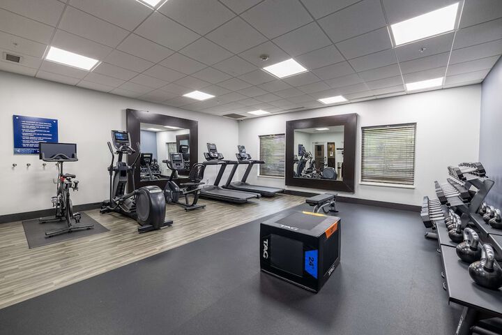 Hampton Inn & Suites Greensboro / Coliseum Area