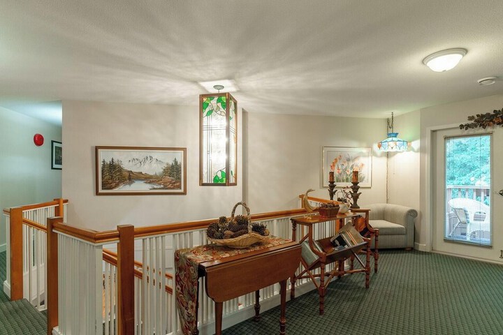 Cedar Wood Lodge B & B