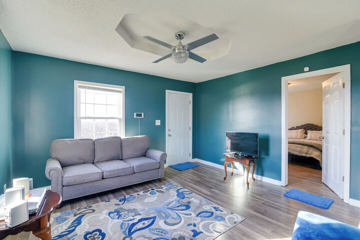 Walkable Hopkinsville Home w / Yard!