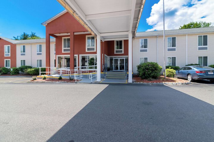 Hotel 2 of 33