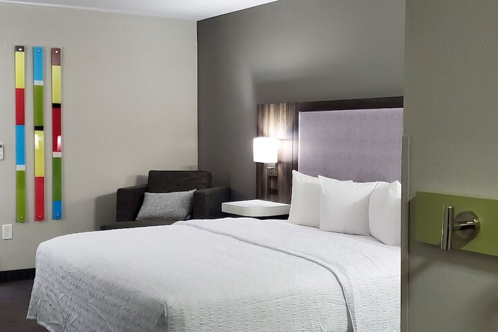 Room 15 of 46