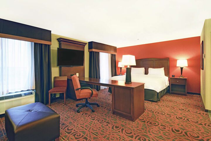 Hampton Inn & Suites Milwaukee / Franklin