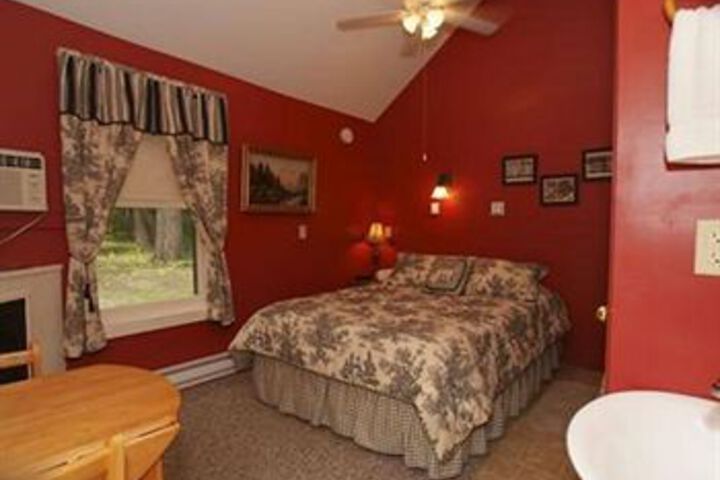Spicer Castle Inn & Restaurant