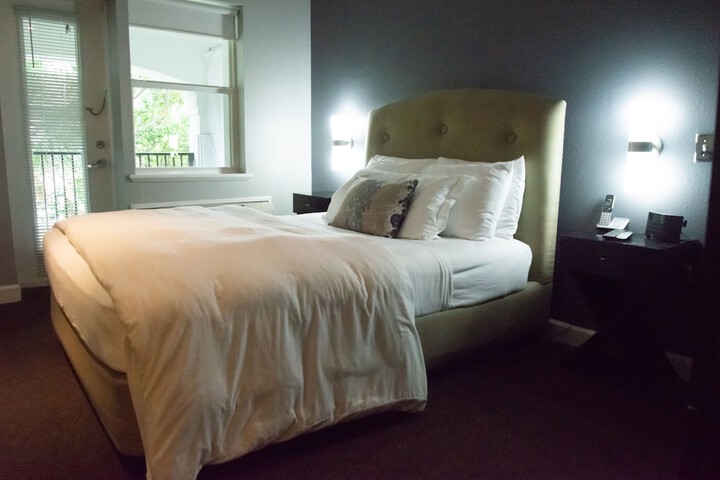 Room 13 of 32