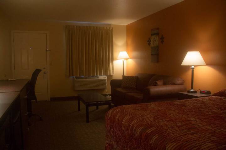 Room 14 of 28