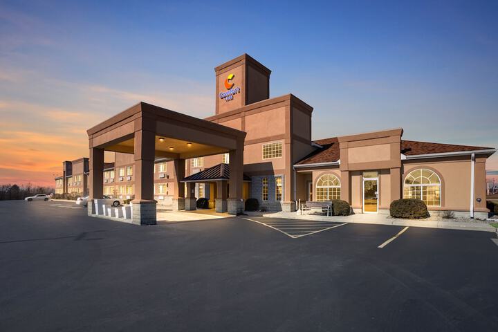 Hotel 4 of 77