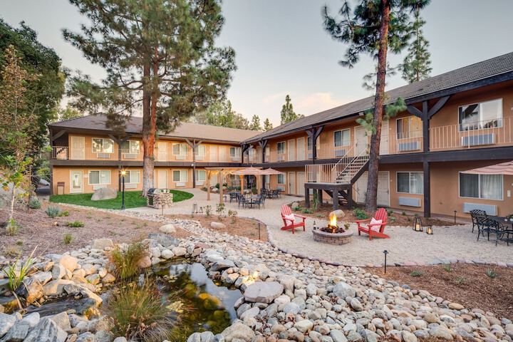 Ayres Lodge Alpine