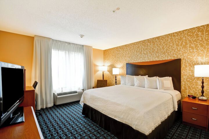 Fairfield Inn & Suites by Marriott Tampa Fairgrounds / Casino
