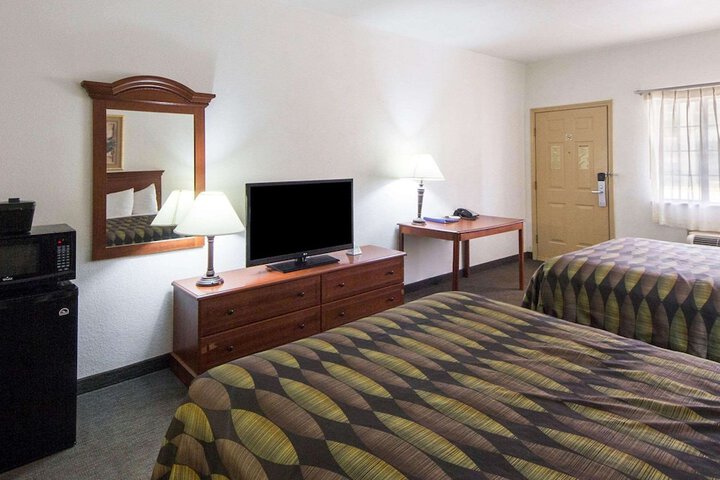 Room 17 of 46