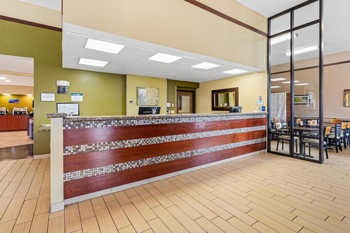 Best Western Ambassador Inn & Suites