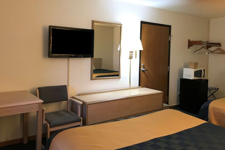 Room 10 of 22