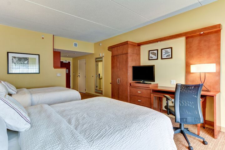 Room 15 of 38