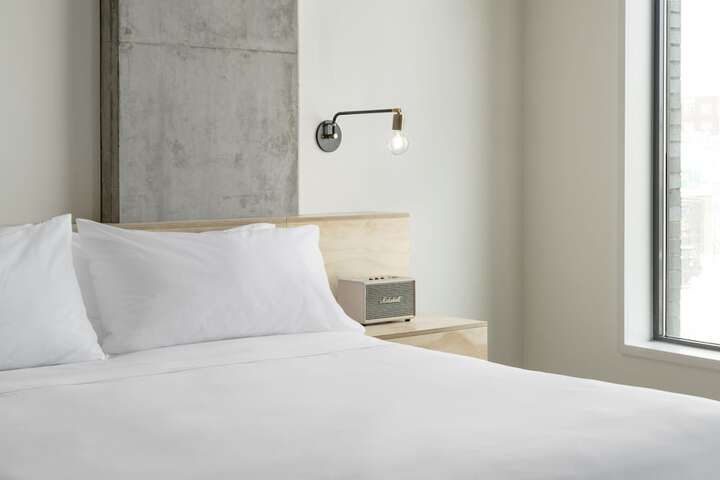 Room 28 of 60