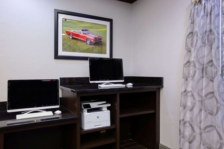 Business Center 35 of 35