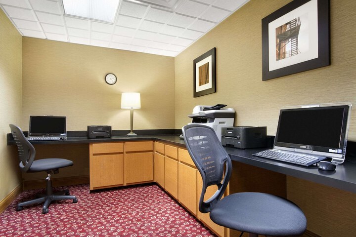 Business Center 47 of 47