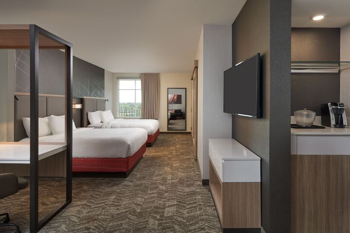 Room 12 of 33