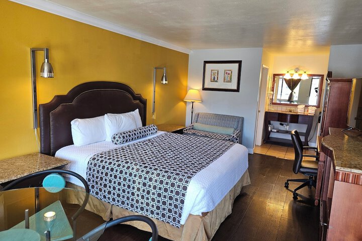 Room 21 of 40