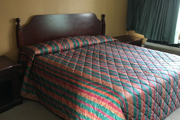Room 6 of 11