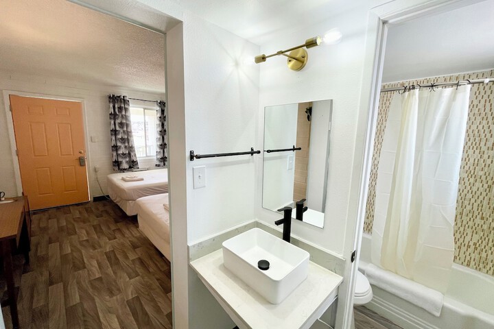 Room 21 of 63