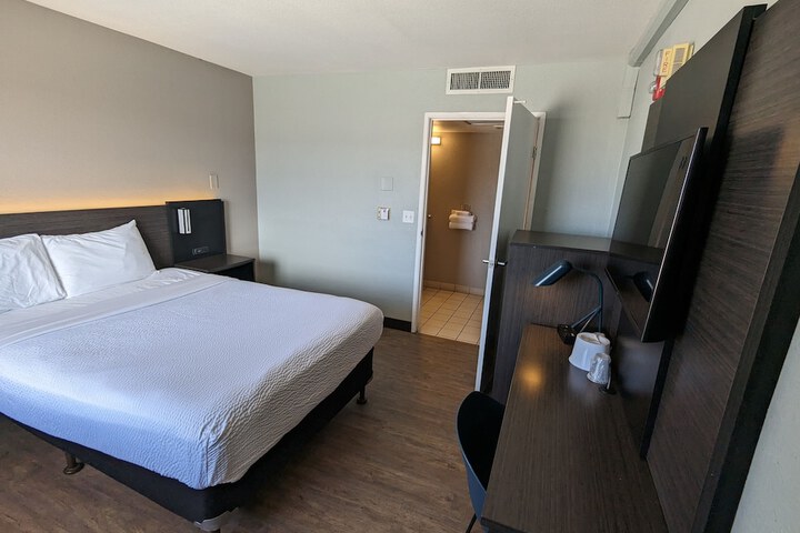 Room 37 of 64
