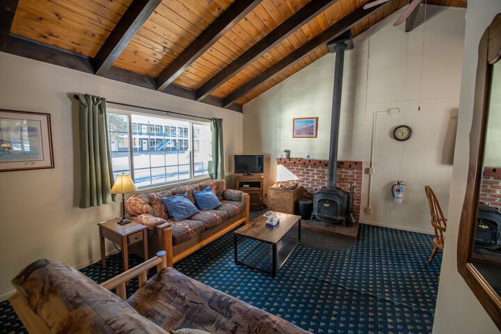 Gull Lake Lodge