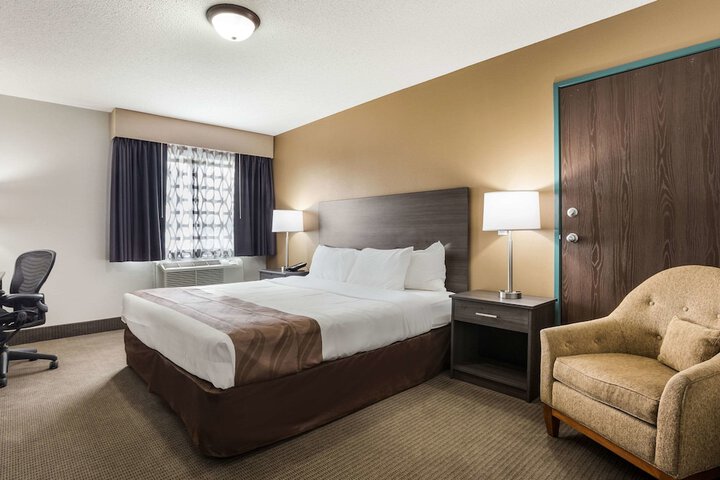 Room 28 of 35
