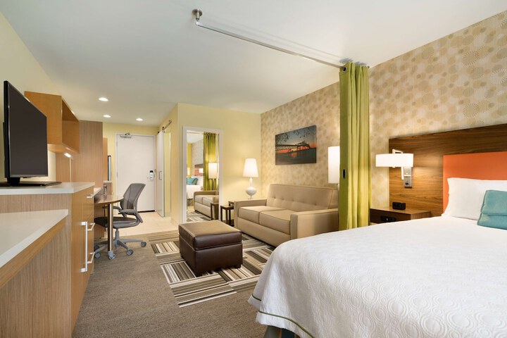 Room 10 of 33