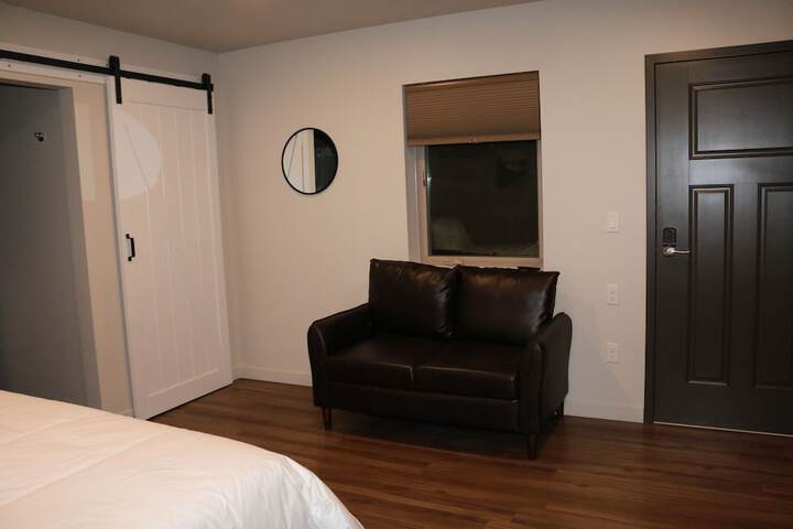 Room 10 of 25