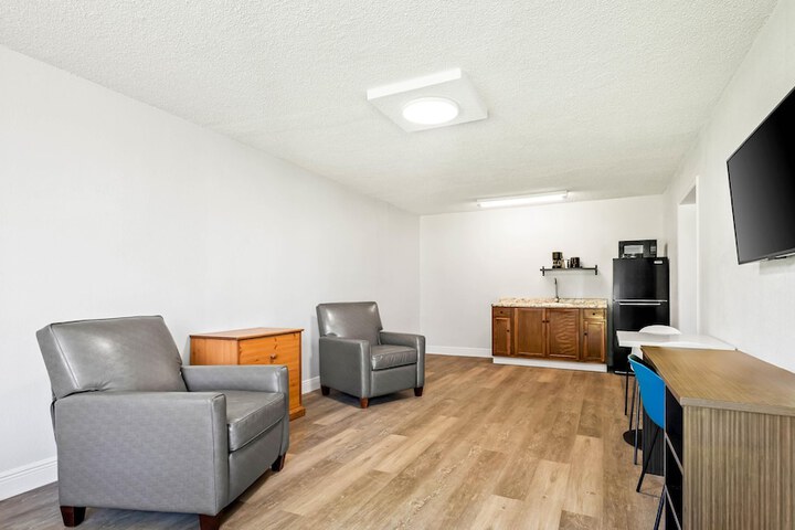 Studio 6 Hammond LA – I12 – I55