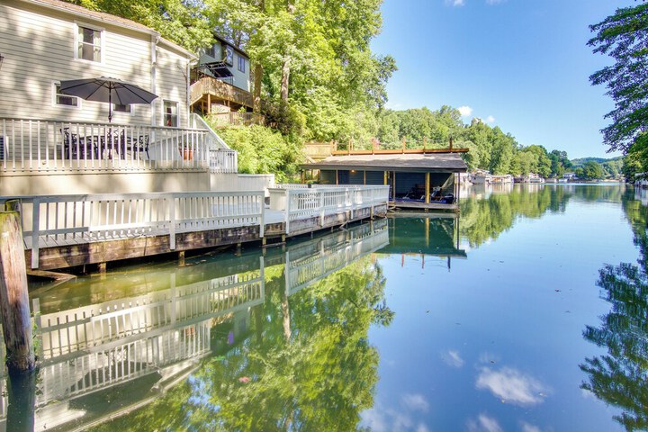 Hot Tub & Boat Dock: Lovely Lake Lure Retreat