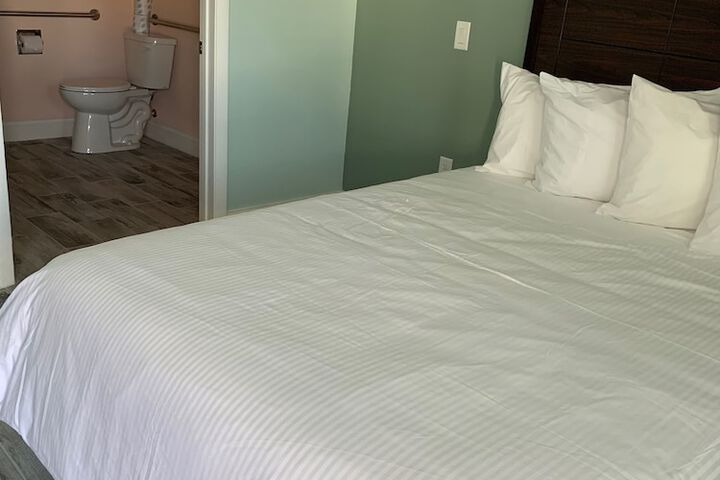 Room 19 of 43