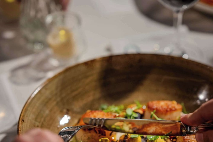 Dining 75 of 118