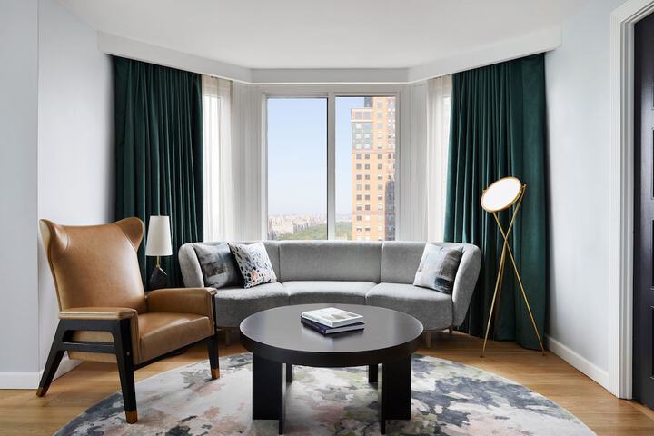 Room 48 of 79