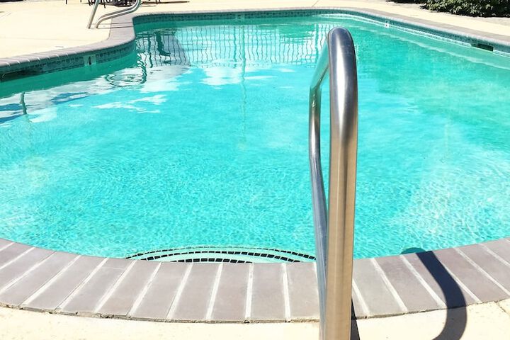Pool 13 of 70