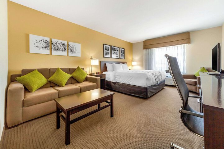 Room 25 of 53