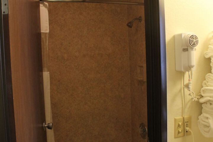 Room 10 of 12